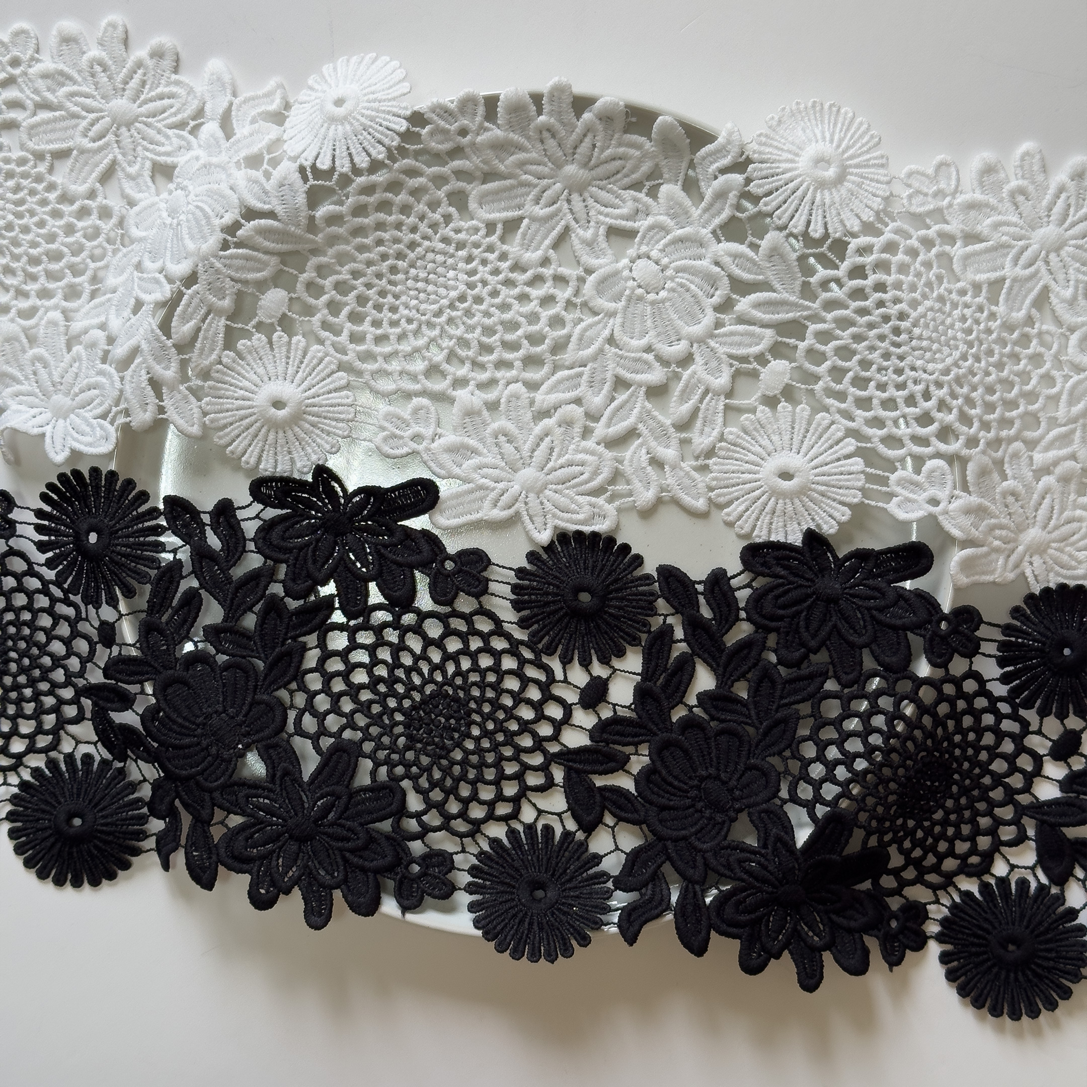 Elegant Floral Black Guipure Lace Trim