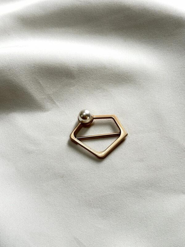 GeoPearl Hexagon Fashion Buckle