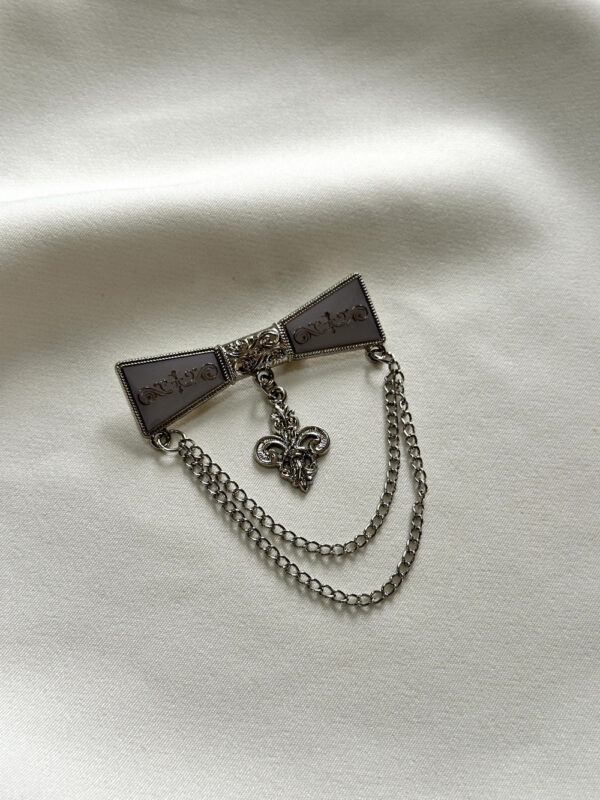 Noble Emblem Chain Pins