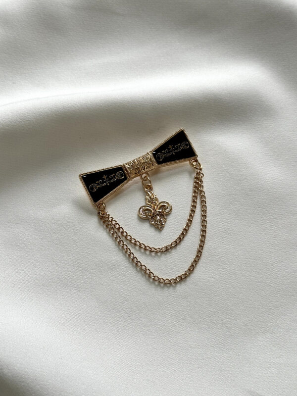 Noble Emblem Chain Pins