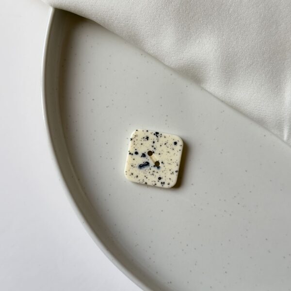 Marble Fleck Square Buttons white
